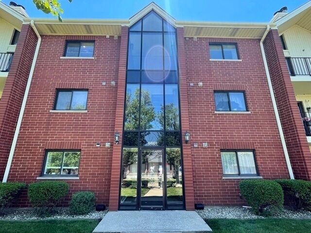 Property Photo:  6601 Martin France Circle 1D  IL 60477 