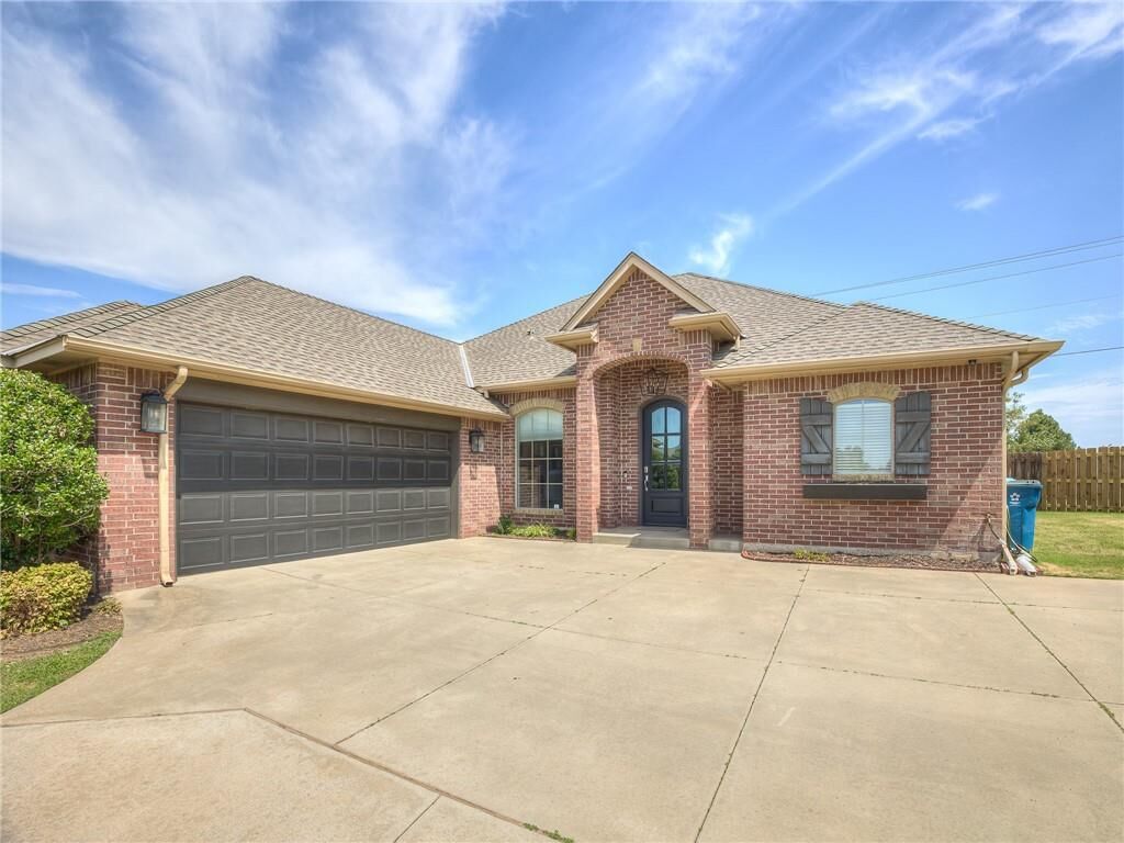 Property Photo:  309 Mohawk Trail  OK 73003 