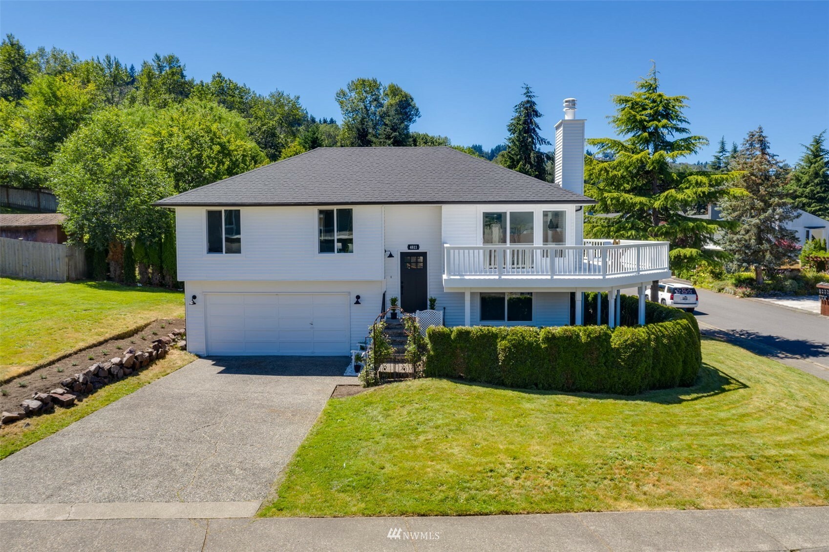 Property Photo:  4811 193rd Place SE  WA 98027 