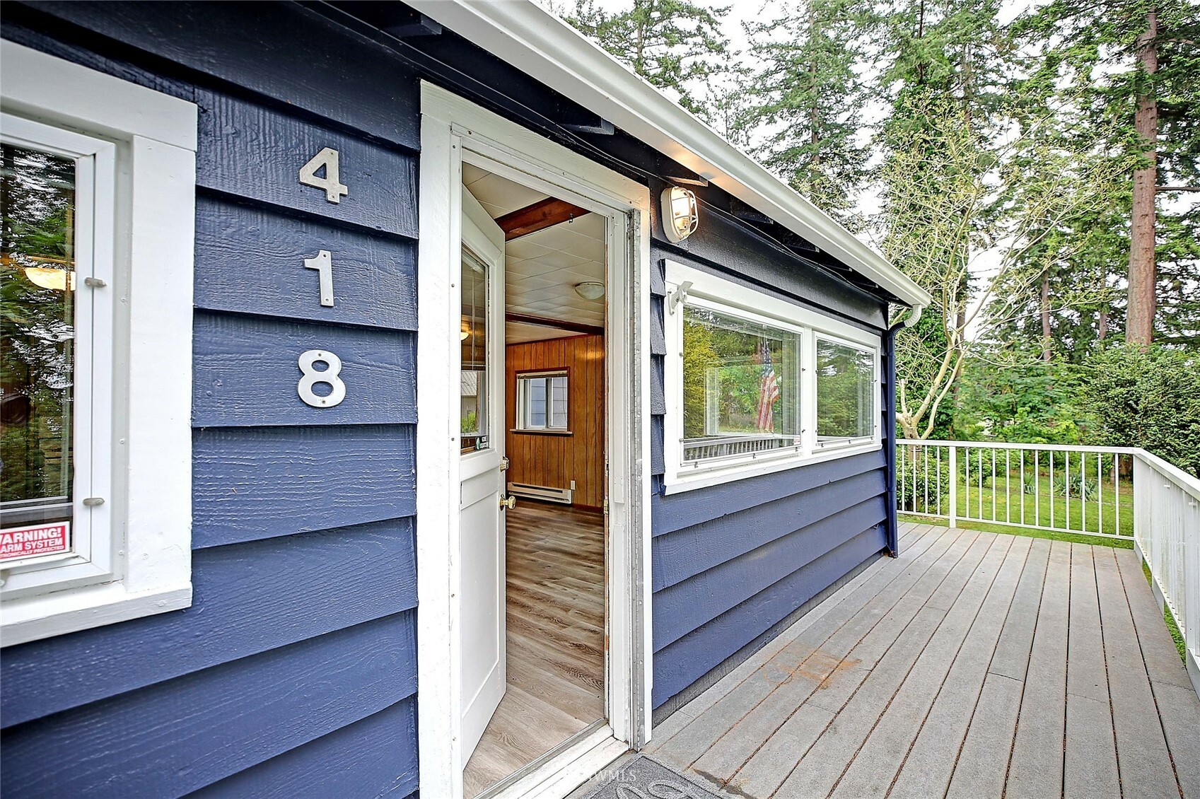 Property Photo:  418 N Sunset Drive  WA 98282 