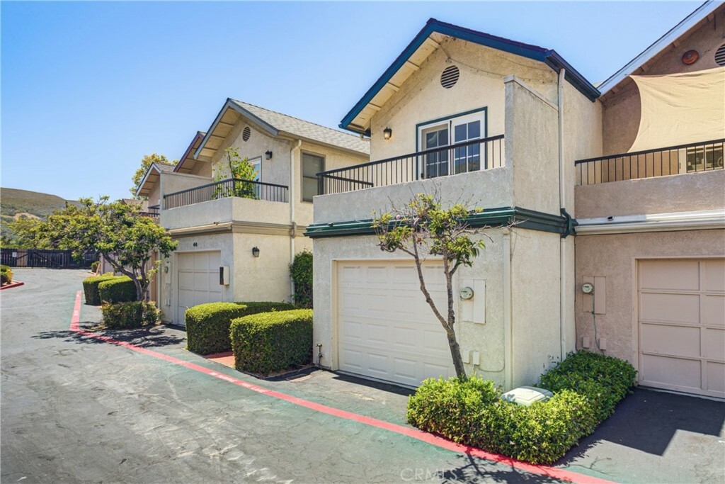 Property Photo:  1106 Oceanaire Drive 43  CA 93405 