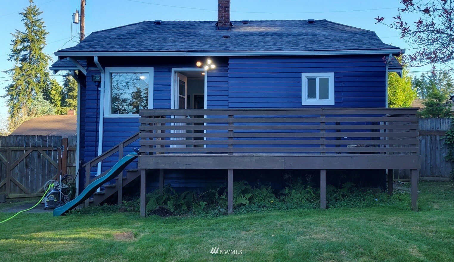 Property Photo:  1711 62nd Street SE  WA 98203 