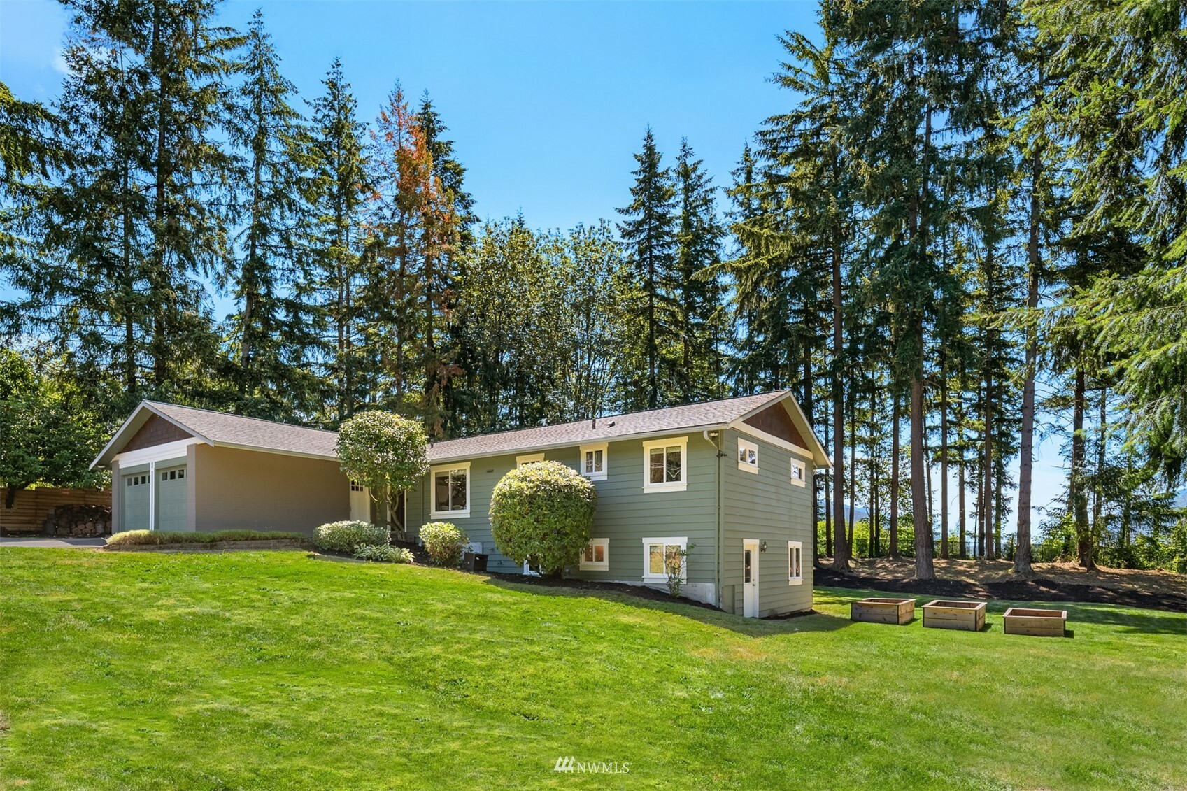 Property Photo:  23021 SE 58th Street  WA 98029 