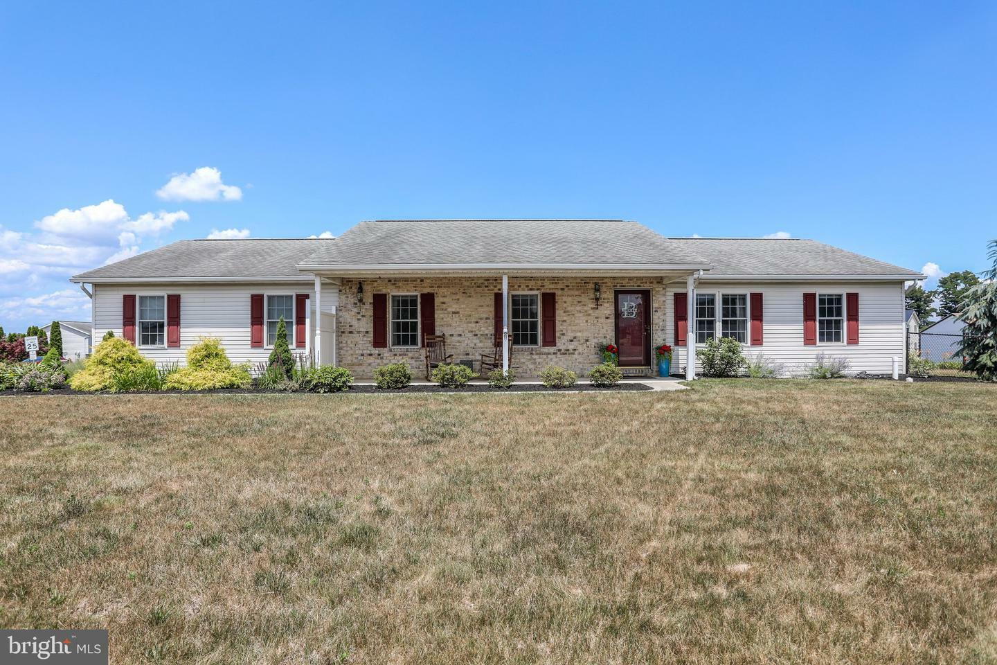 Property Photo:  210 Colonial Drive  PA 17257 