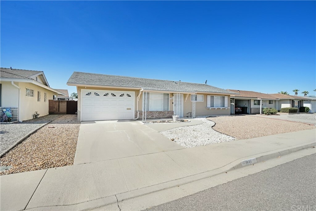 Property Photo:  1541 Westwood Place  CA 92543 