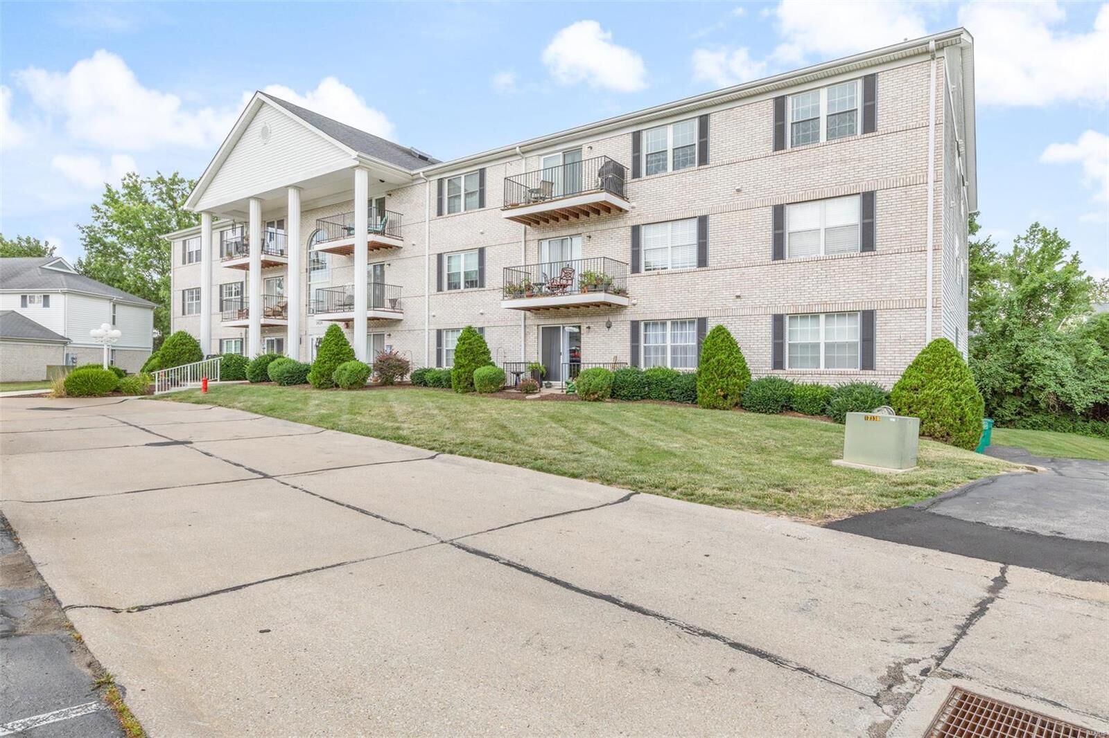 Property Photo: 3624 Colonia Place Drive O MO 63125