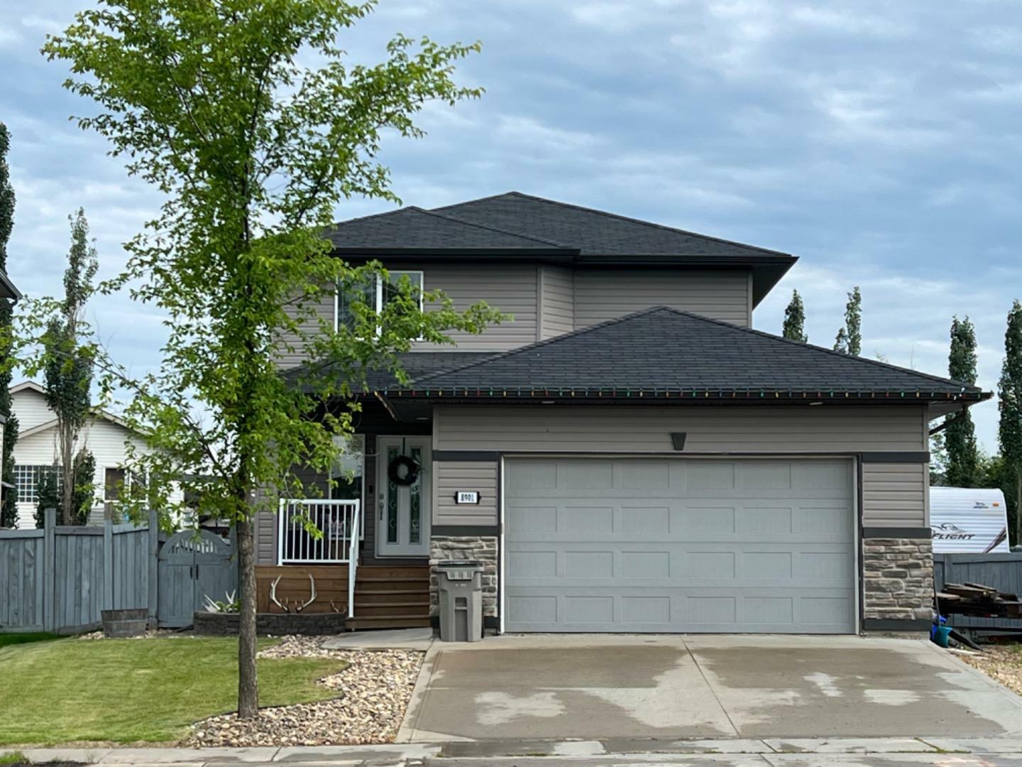 Property Photo: 8901 Lakeland Drive AB T8X 1V9