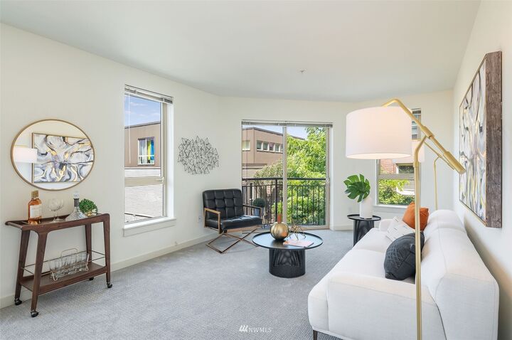 Property Photo: 1420 E Pine Street 401 WA 98122