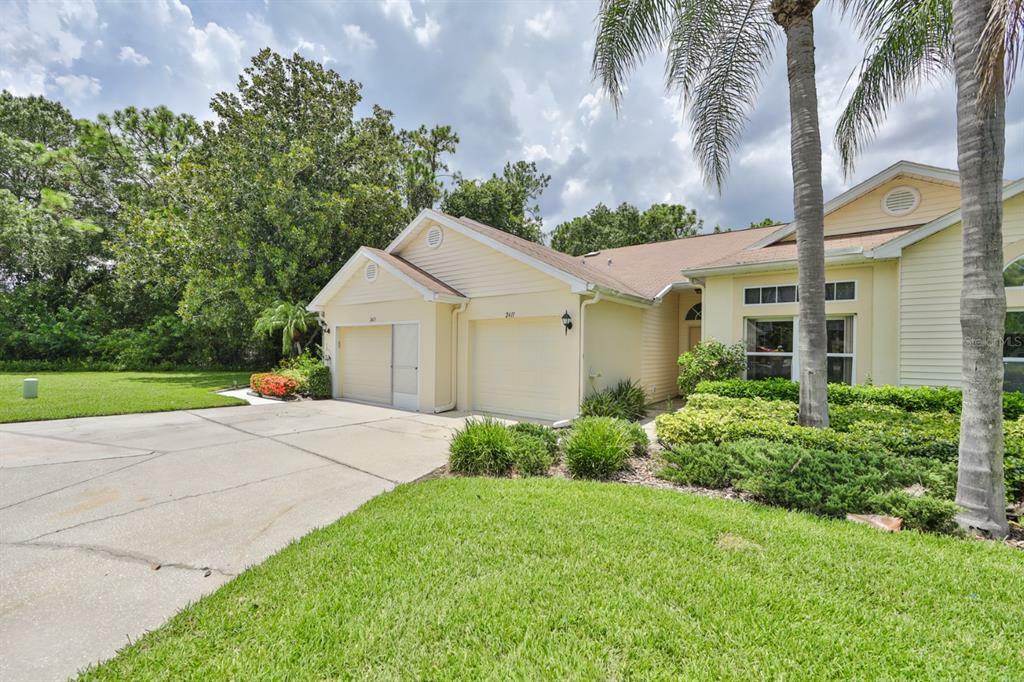 Property Photo:  2411 Nantucket Glen Place  FL 33573 