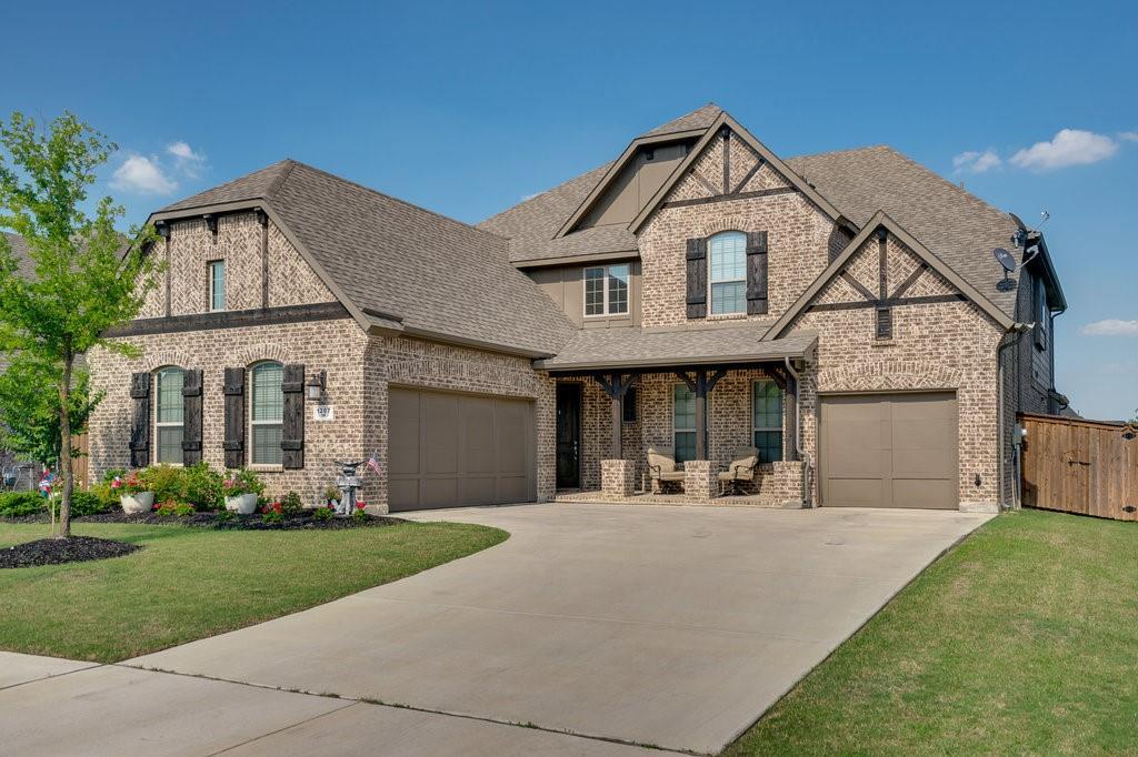 Property Photo: 1207 Stonewall Drive TX 76063