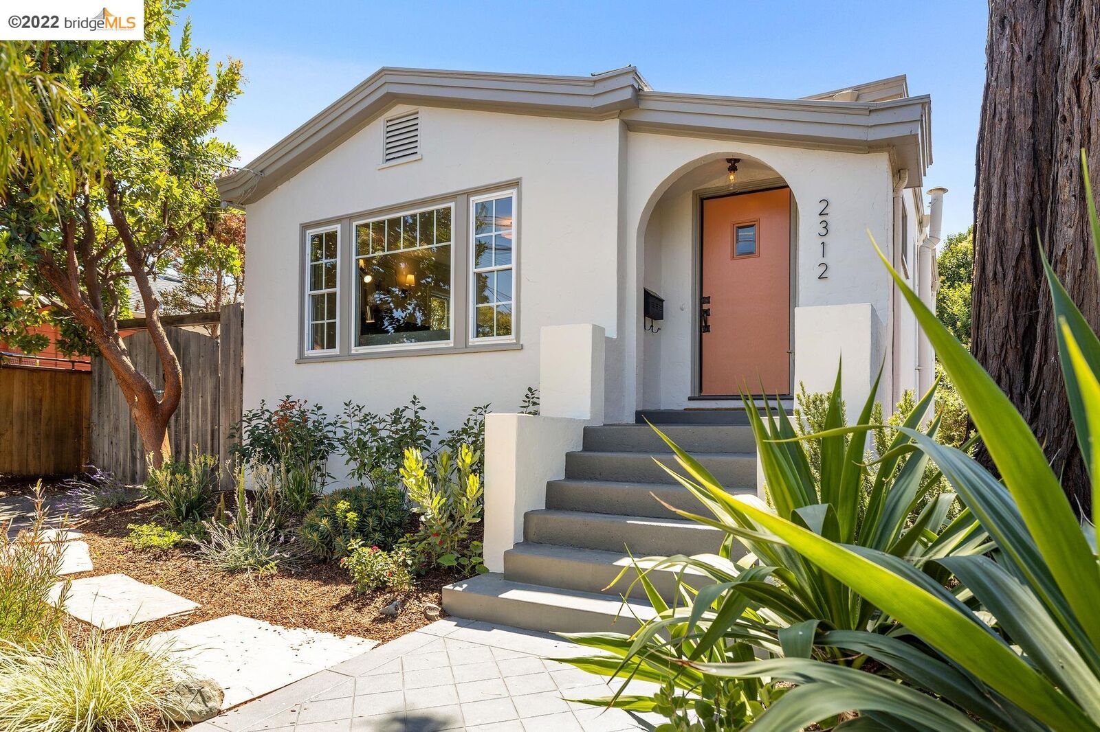 Property Photo: 2312 Curtis St CA 94702