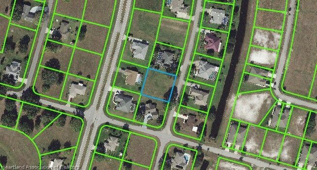 Property Photo:  616 Holly Drive  FL 33876 