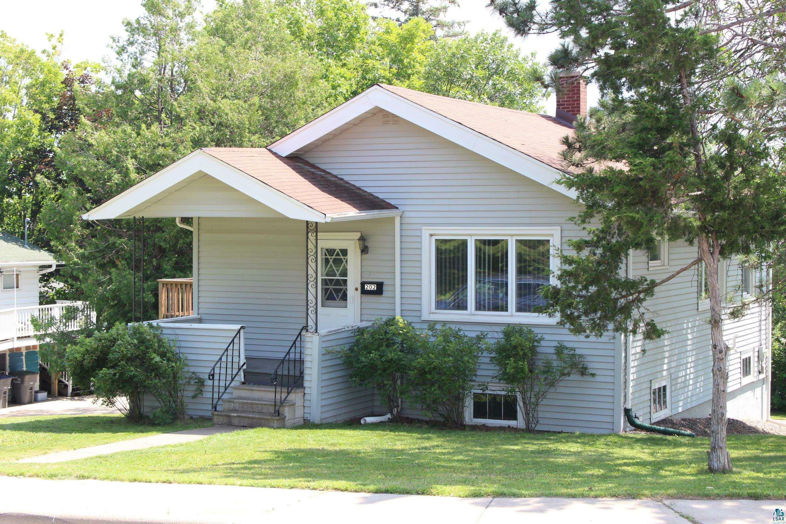 Property Photo:  202 Isanti St  MN 55803 