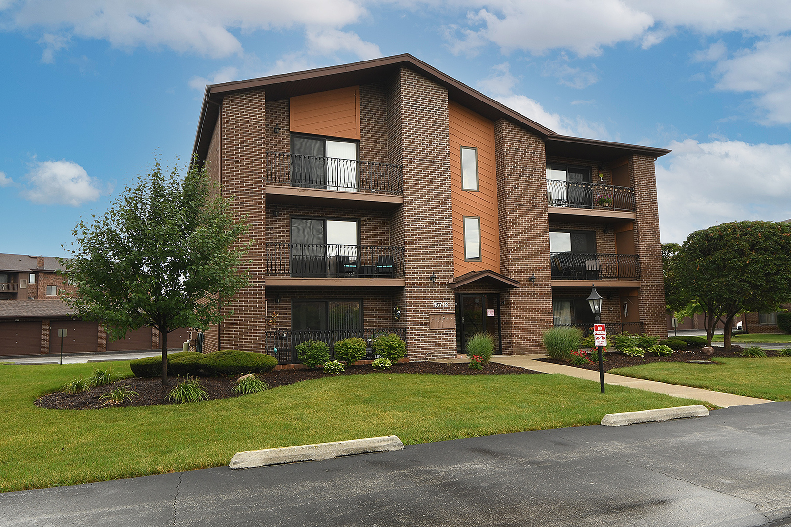 15712 Revere Court D  Oak Forest IL 60452 photo