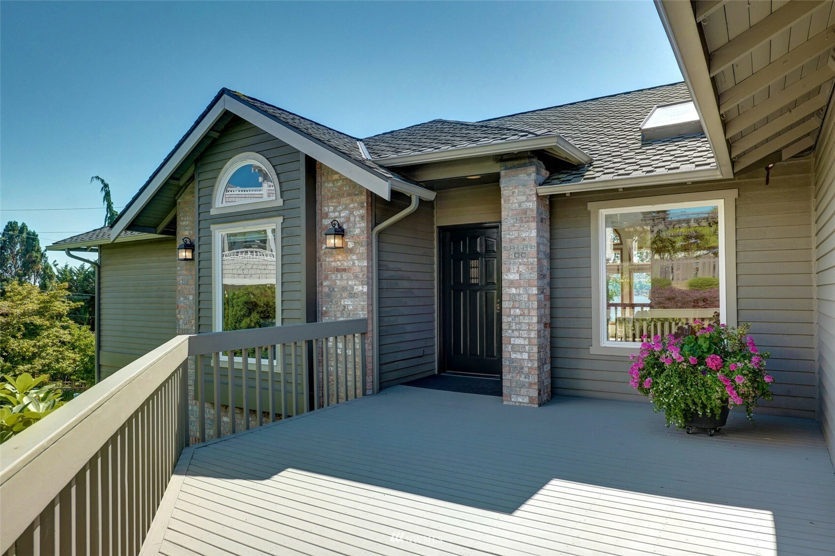 Property Photo:  2902 Lake Washington Boulevard N  WA 98056 