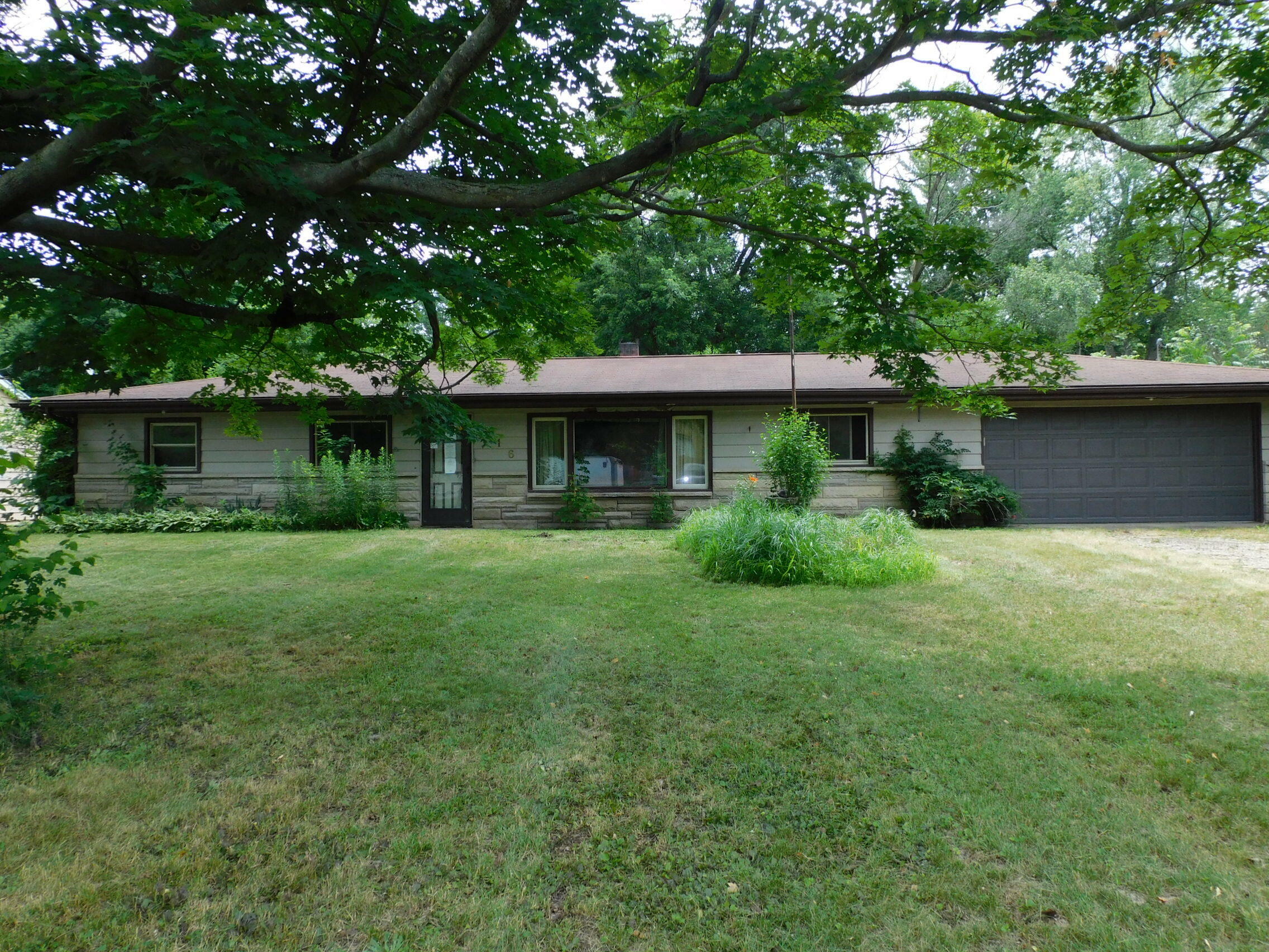 Property Photo:  316 Maplehurst Boulevard  MI 49017 