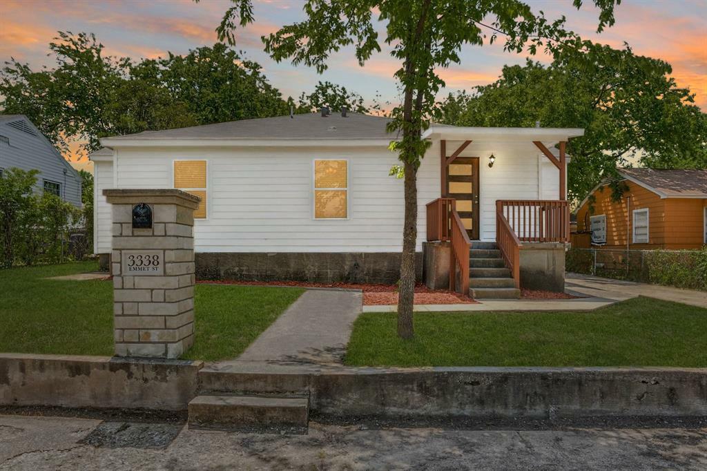 Photo de la propriété:  3338 Emmett Street  TX 75211 