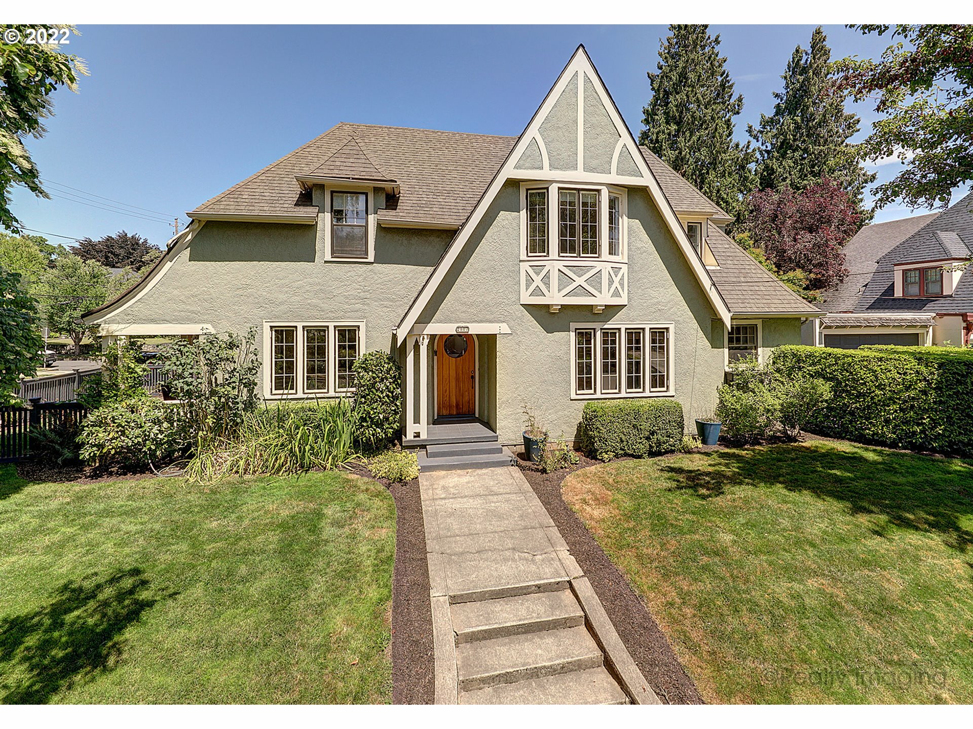 Property Photo: 2807 NE Brazee St OR 97212
