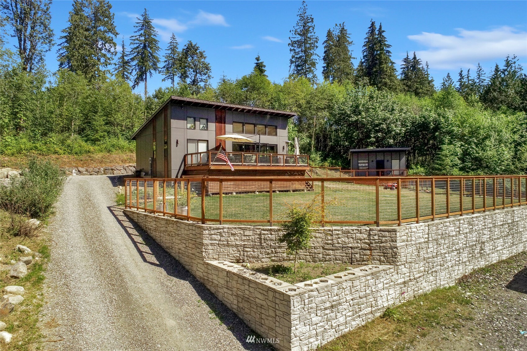 Property Photo: 727 S Lake Roesiger Road WA 98290