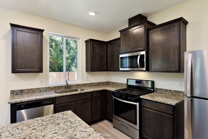 Property Photo: 534 Clark Avenue WA 98321