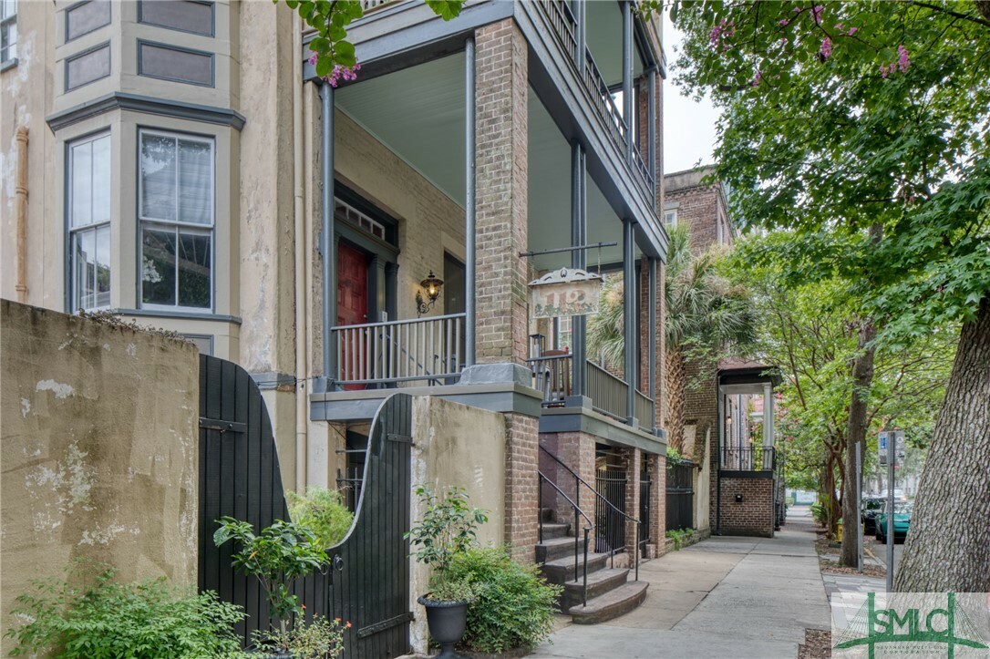 Property Photo: 112 E Harris Street GA 31401