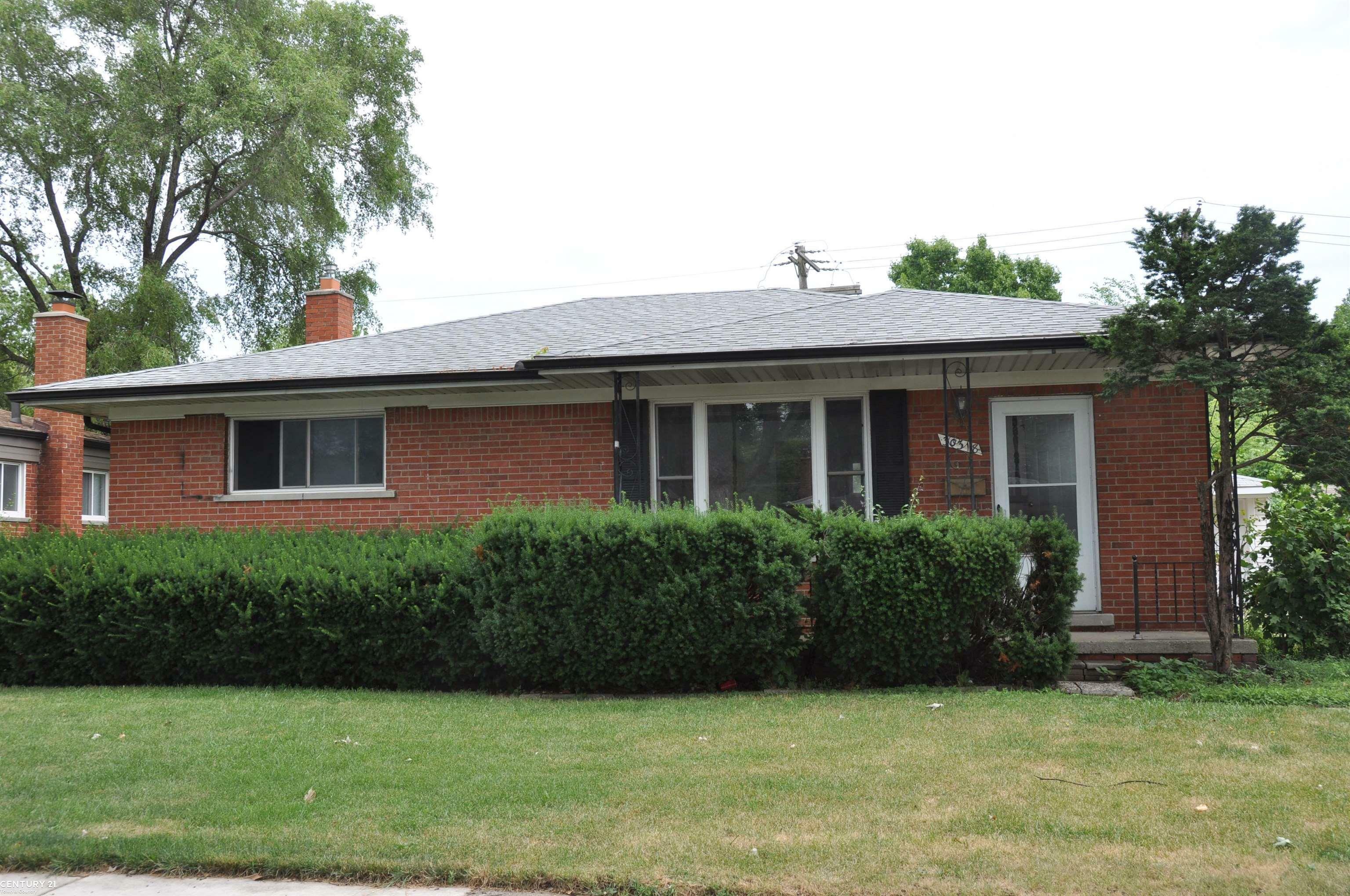 Property Photo: 30318 Whittier MI 48071