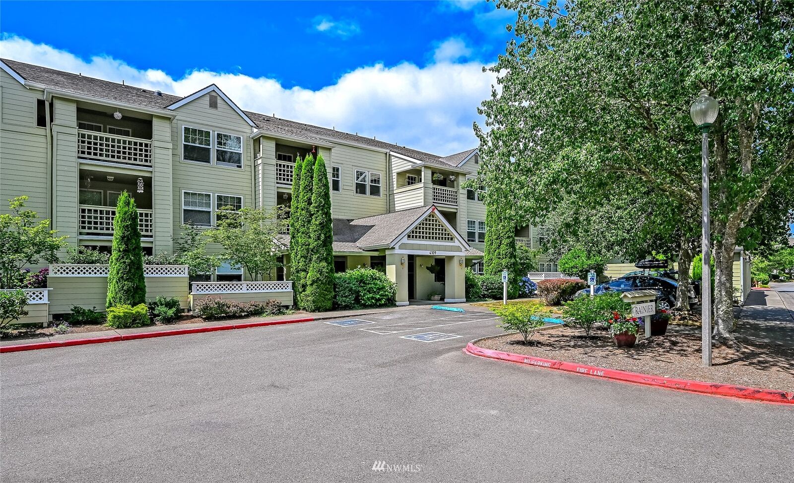 Property Photo:  4109 224th Lane SE 309  WA 98029 