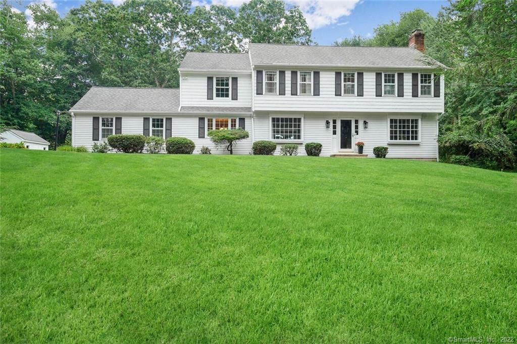 Property Photo:  625 Towne House Road  CT 06824 