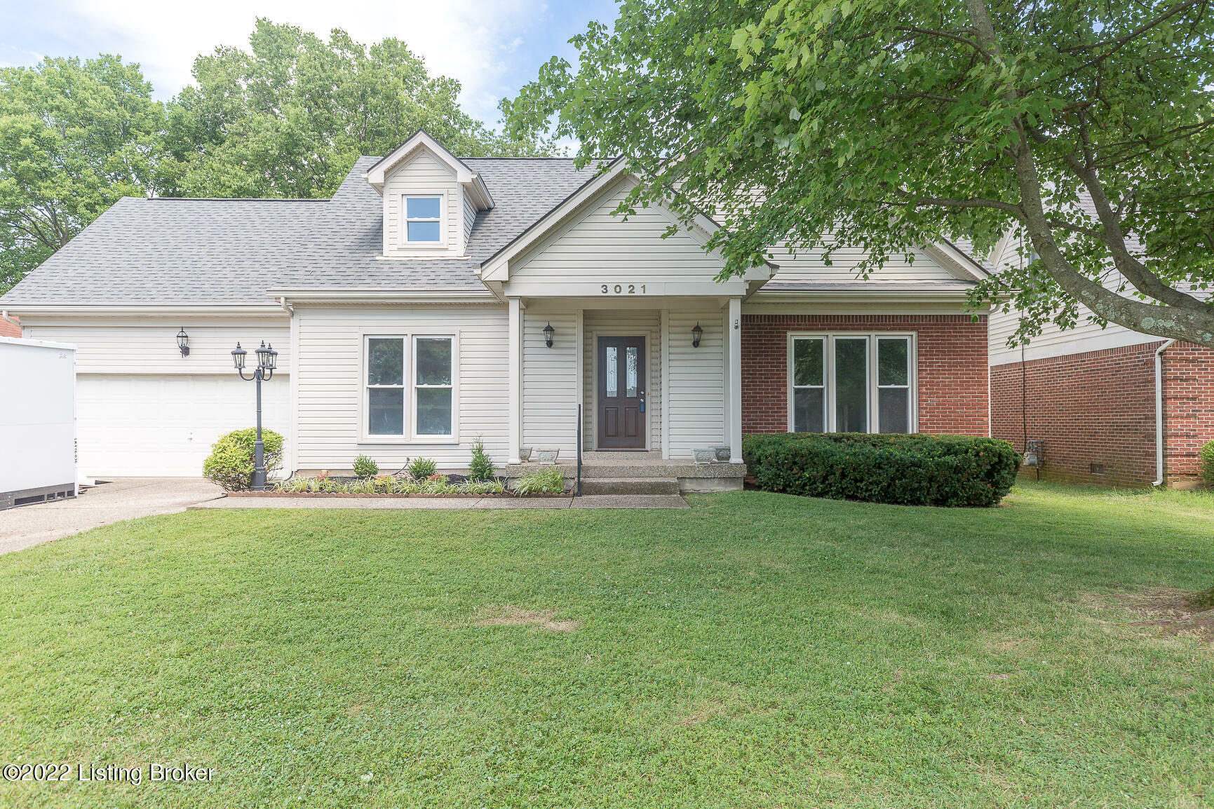 Property Photo:  3021 Stonebridge Rd  KY 40241 