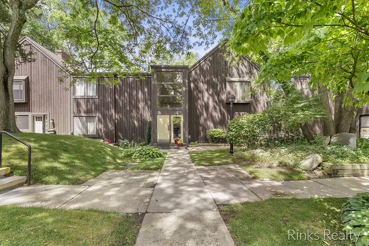 Property Photo:  250 Dunbarton Court  MI 49006 