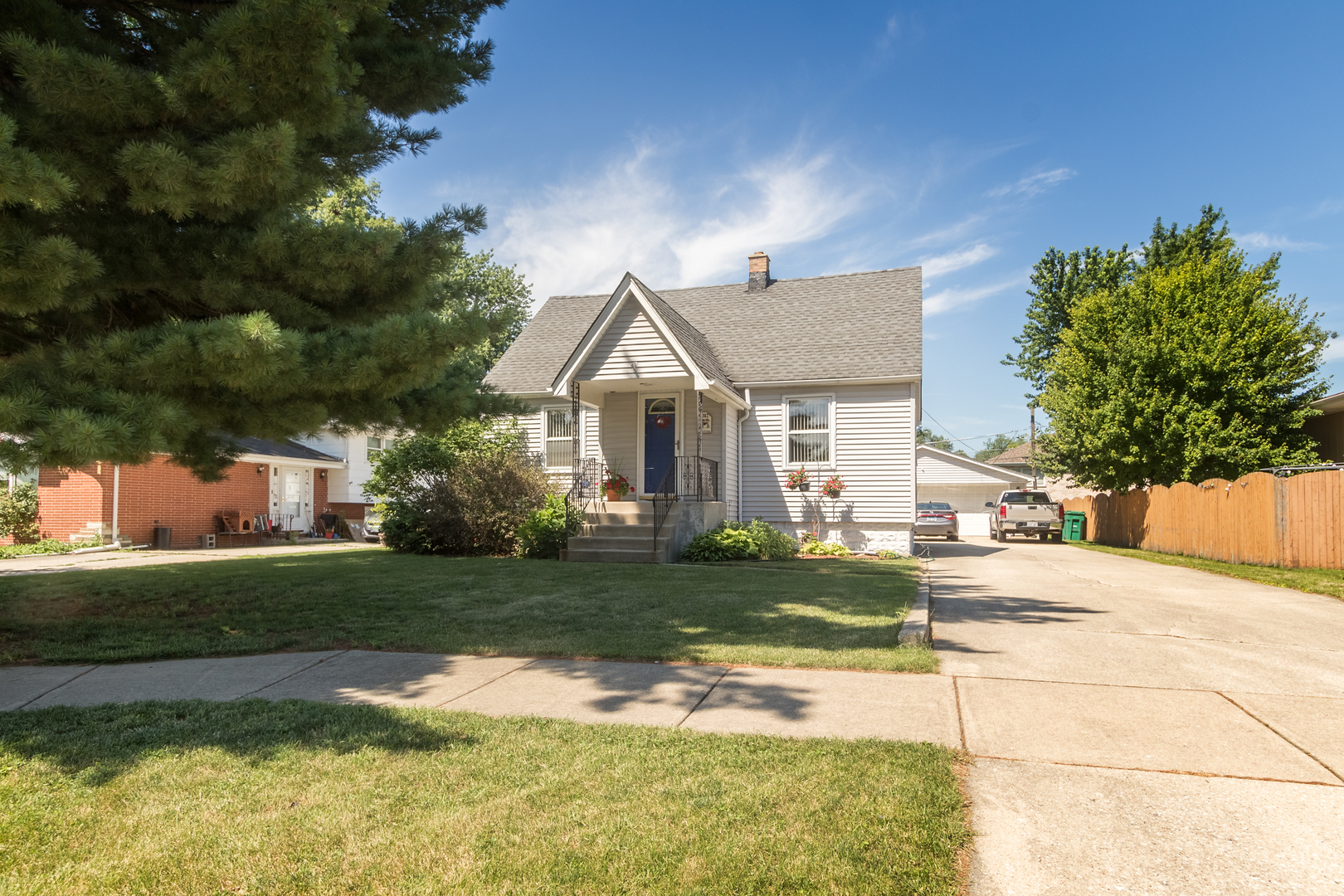 Property Photo:  8512 Lockwood Avenue  IL 60459 