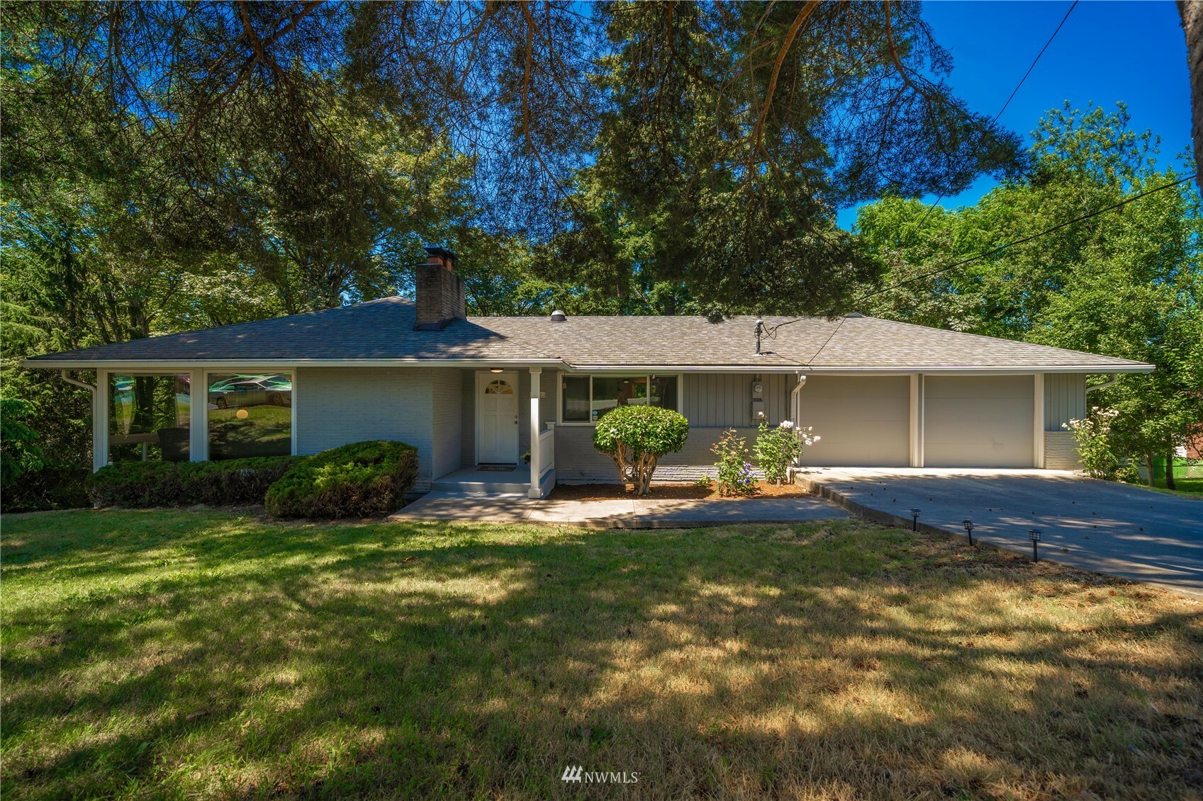 Property Photo: 11005 Crestwood Drive S WA 98178