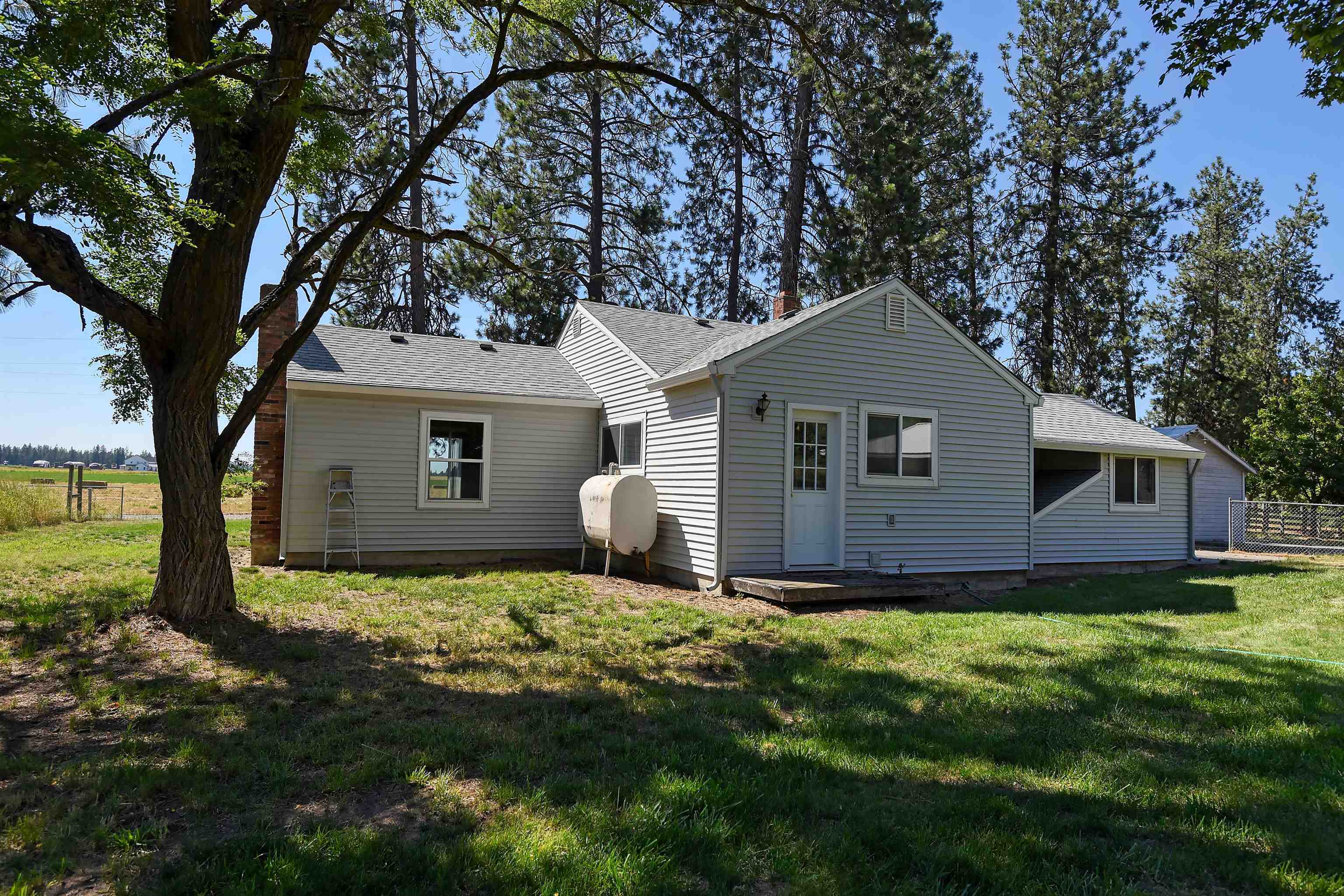 Property Photo:  2020 W Gibbs Rd  WA 99224 