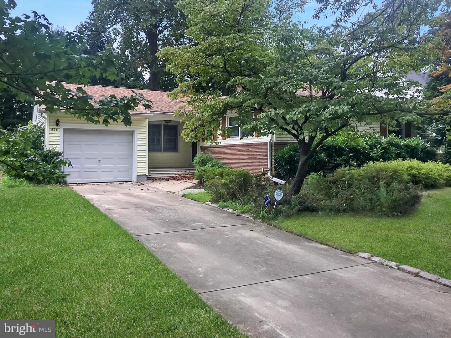 Property Photo: 828 Wayside Lane NJ 08033