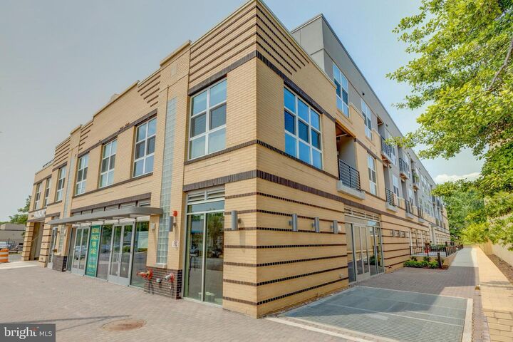 1800 Mount Vernon Avenue 215  Alexandria VA 22301 photo