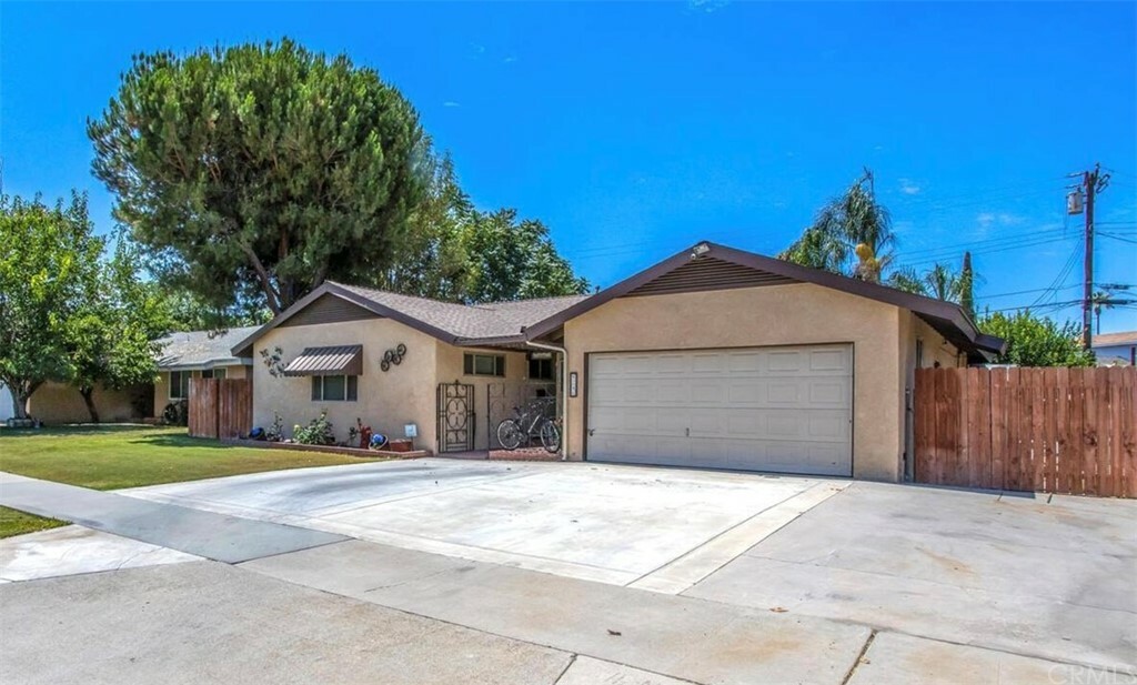 Property Photo:  4246 Lido Drive  CA 92503 