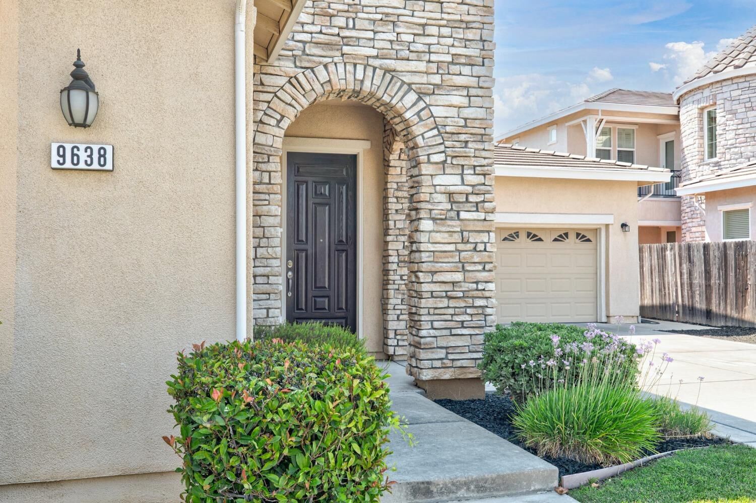 Property Photo: 9638 Hawkes Bay Way CA 95757