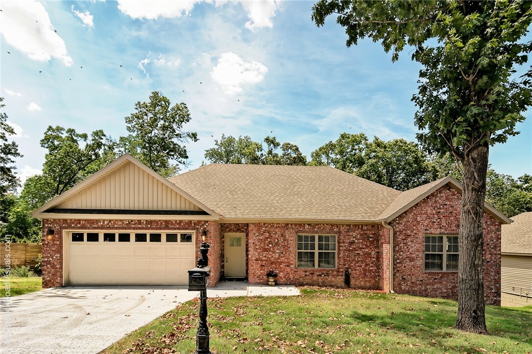 Property Photo:  3 N Brent Lane  AR 72714 