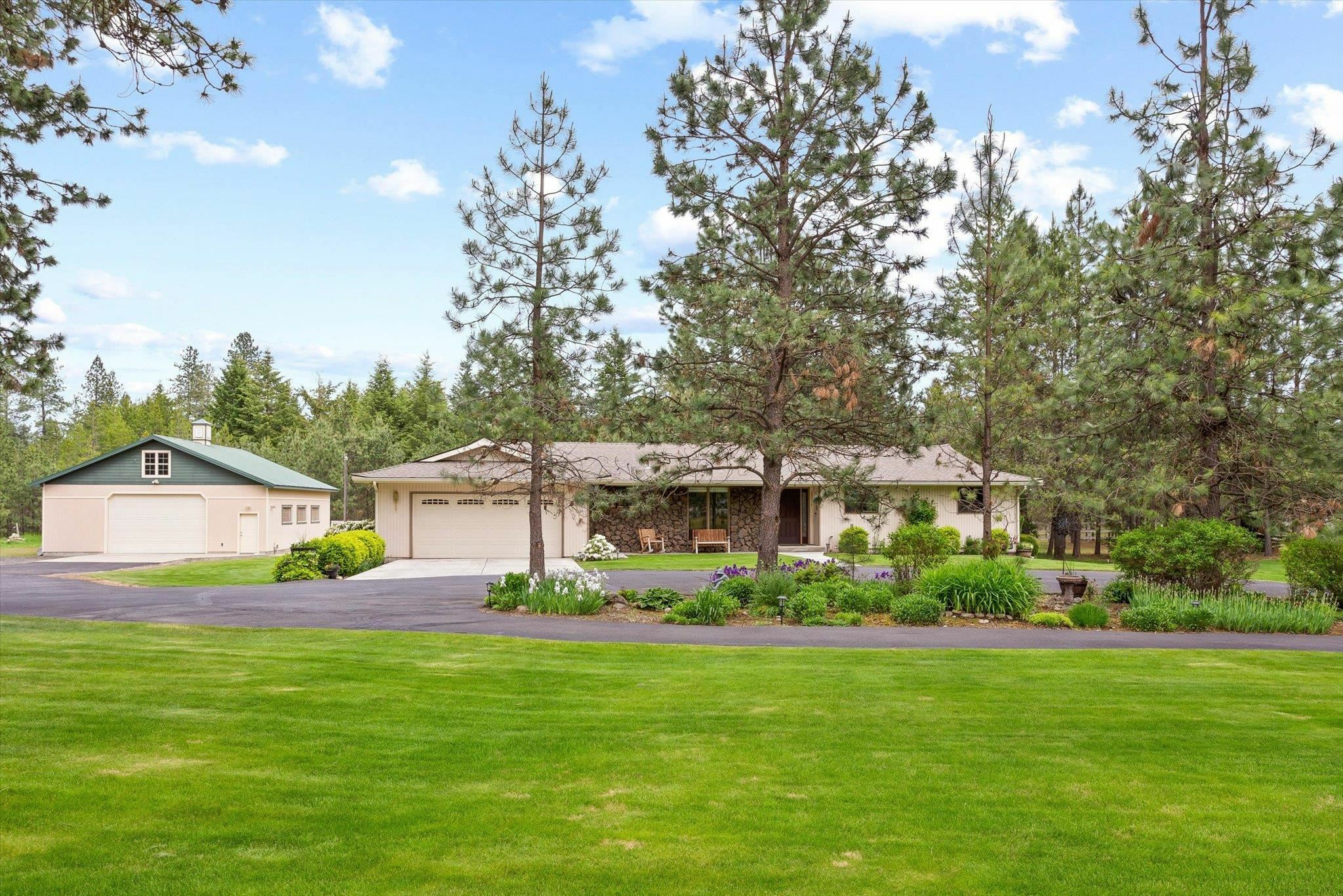 Property Photo:  28216 N Bear Lake Rd  WA 99003 