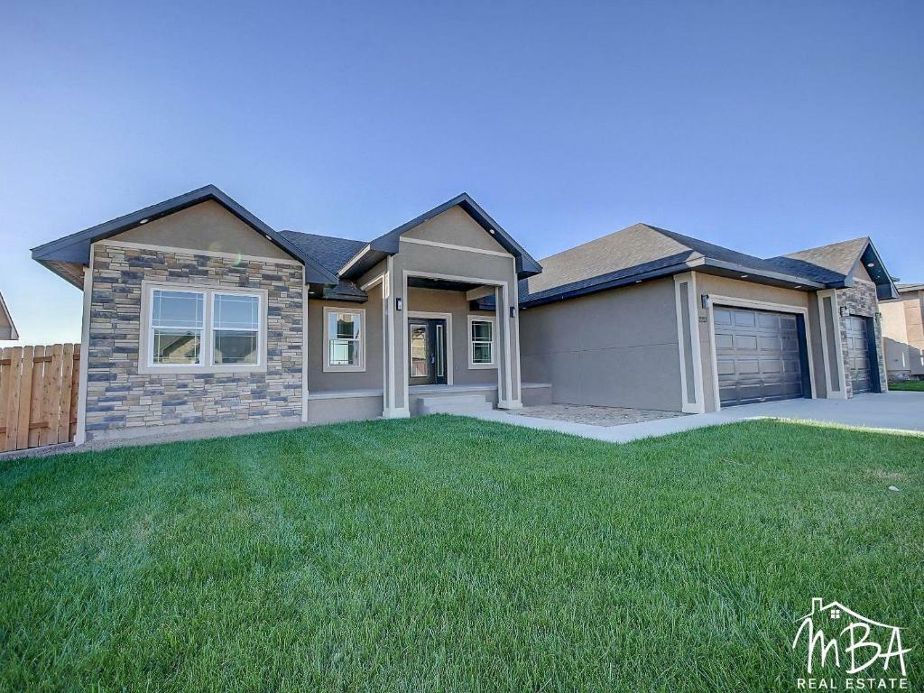Property Photo: 2213 Stetson Way KS 67846