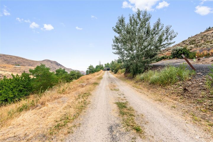 Property Photo: 1326 Cranmer Road WA 98801