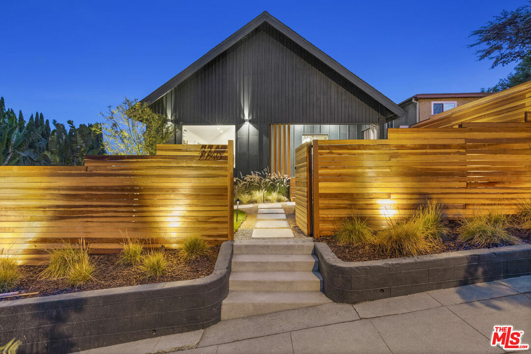 Property Photo: 2240 Ewing St CA 90039
