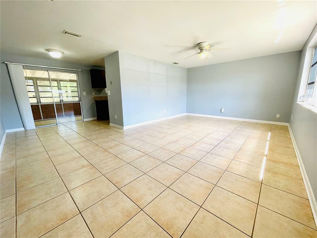 Property Photo:  2467 Alamanda Avenue  FL 32738 