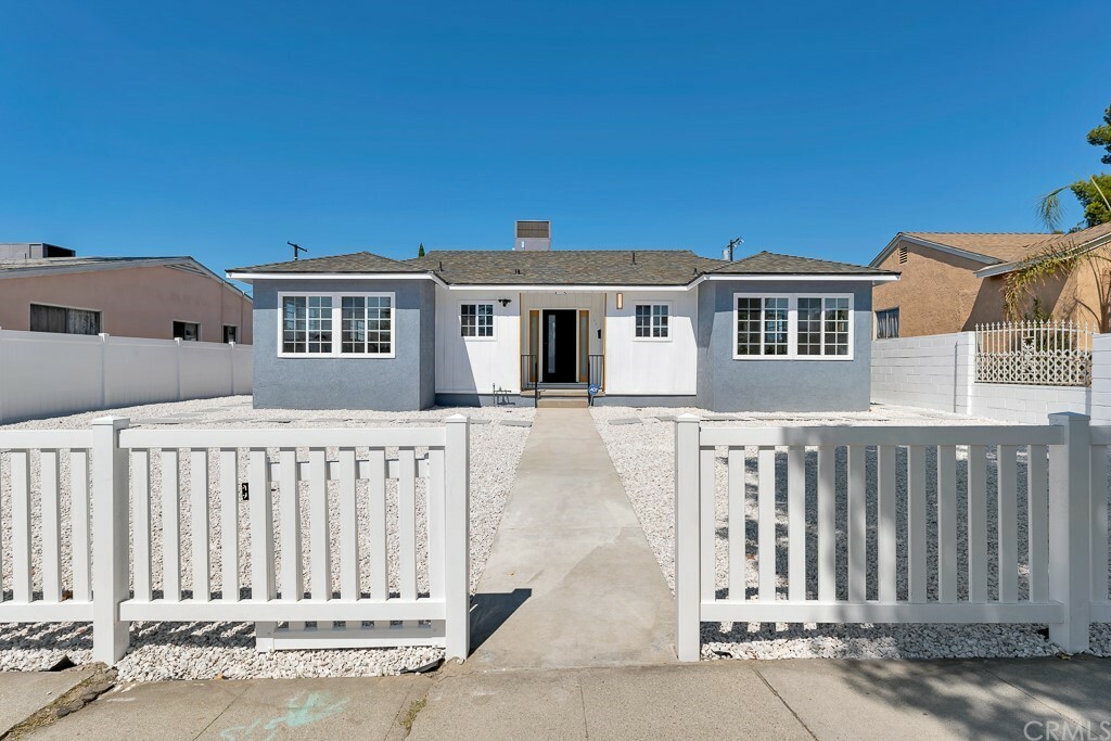 Property Photo:  7851 Whitsett Avenue  CA 91605 