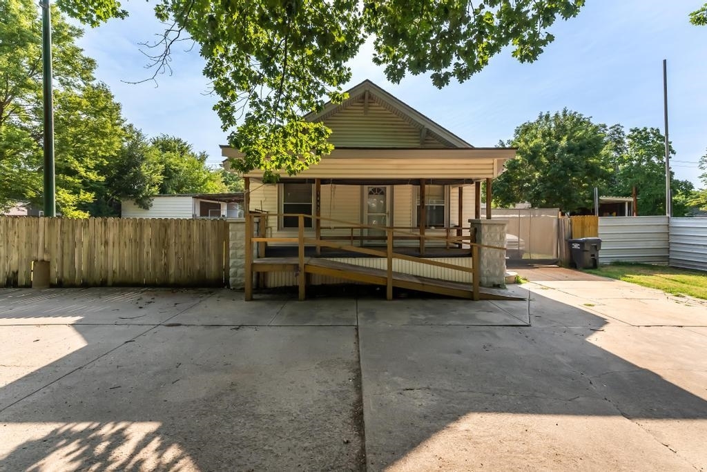 Property Photo:  1442 S Ellis St  KS 67211 