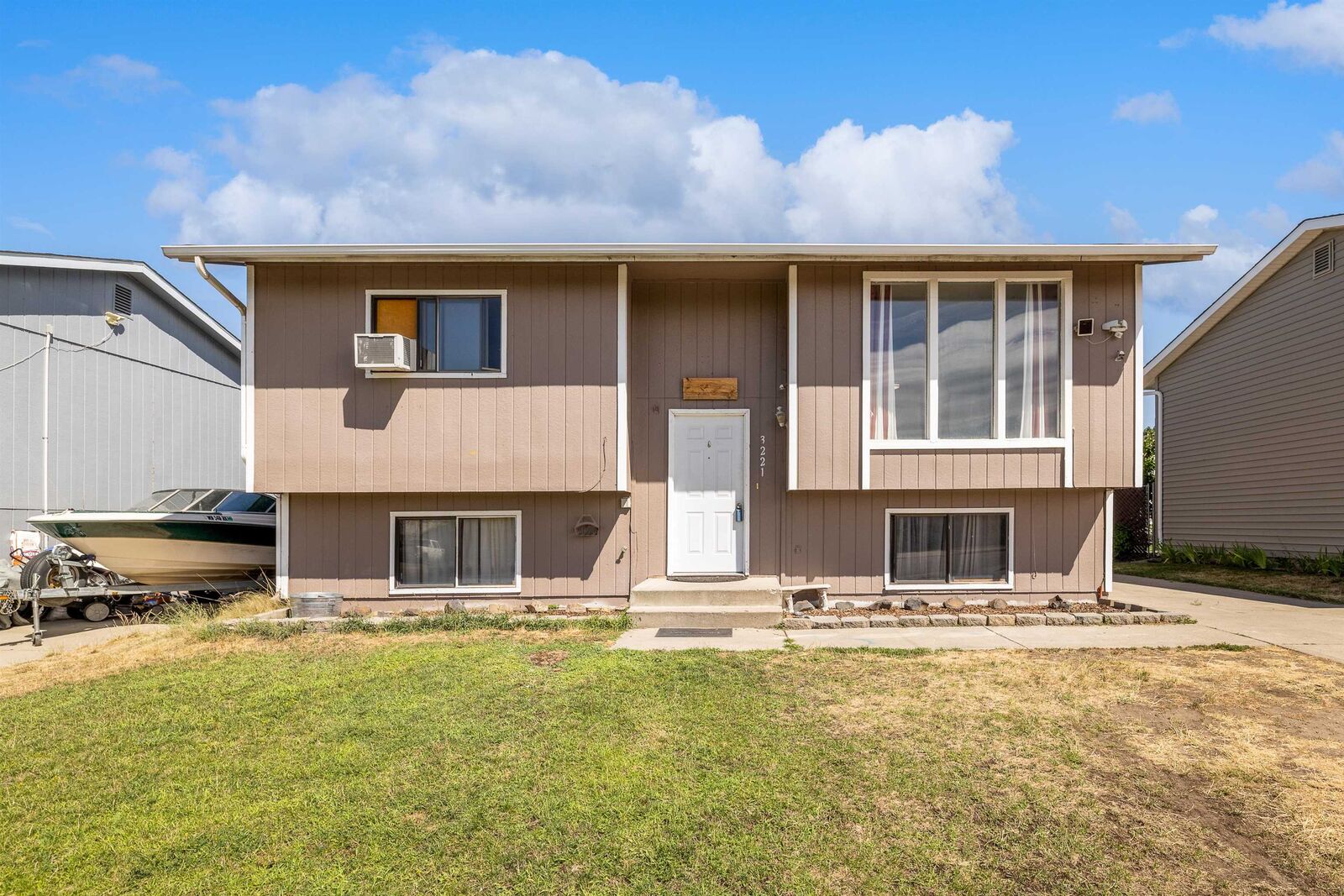 Property Photo: 3221 E Garnet Ave WA 99217