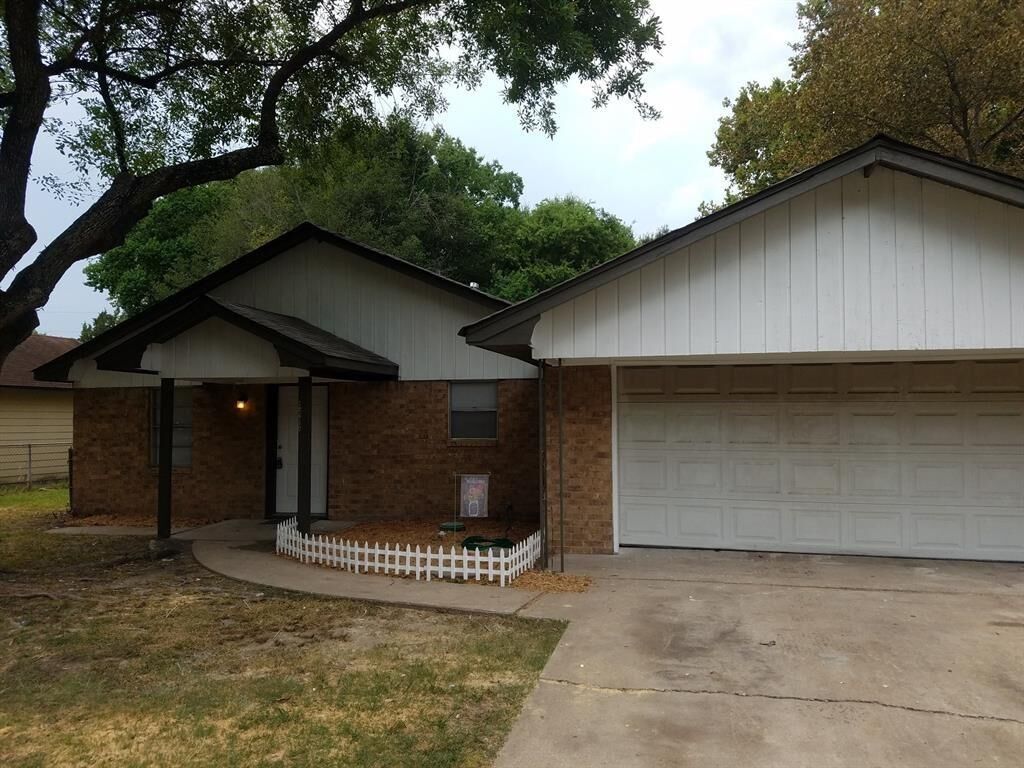 Property Photo:  10619 Hemwick Drive  TX 77429 