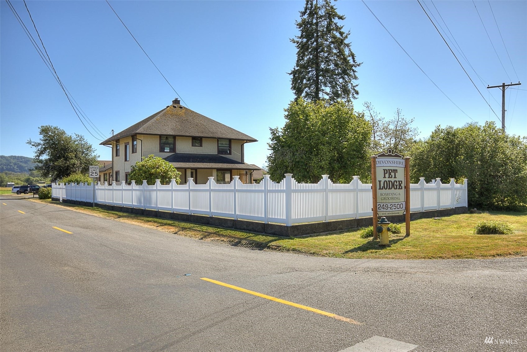 Property Photo:  225 Devonshire Road  WA 98563 