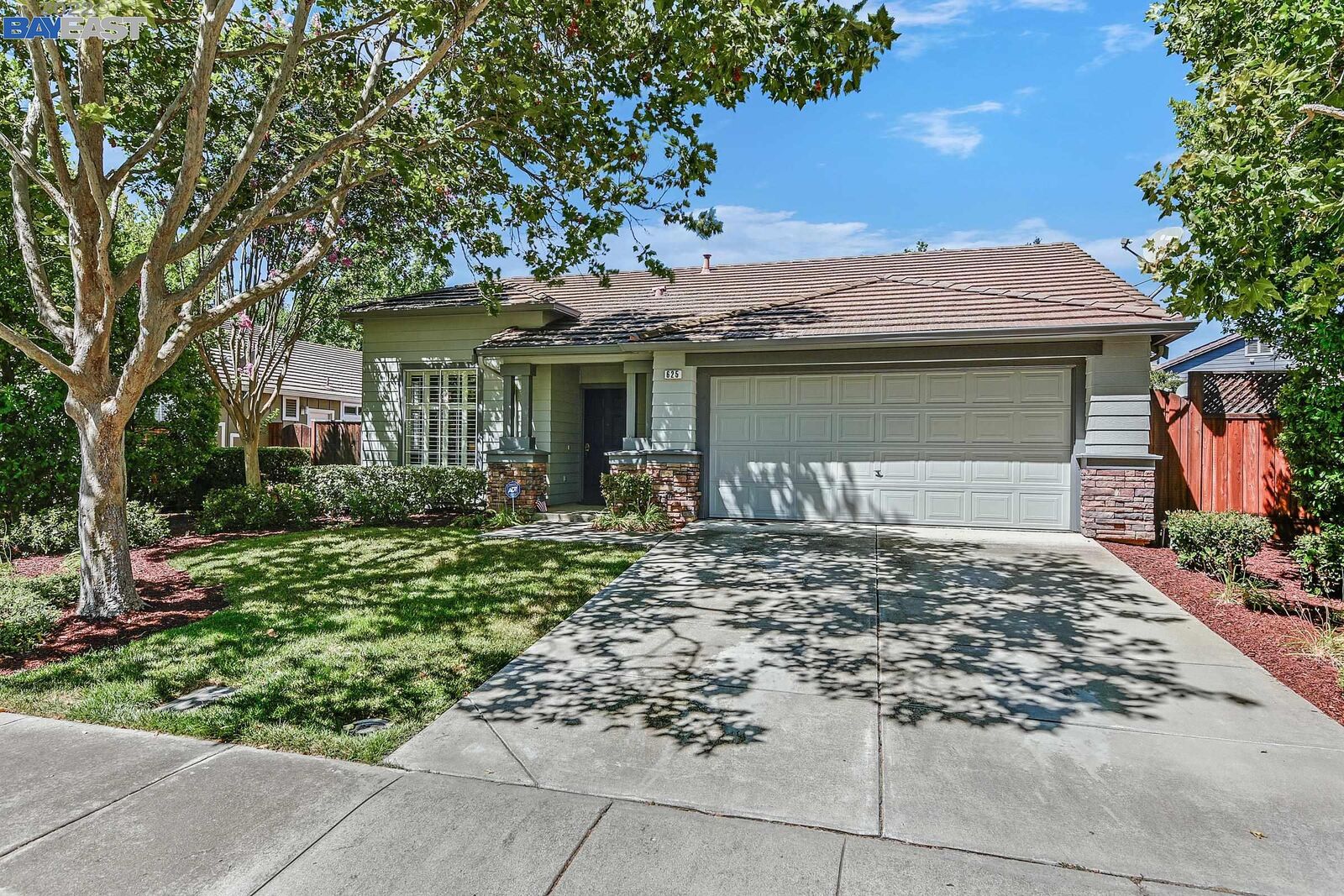 Property Photo:  625 Saddleback Cir  CA 94551 