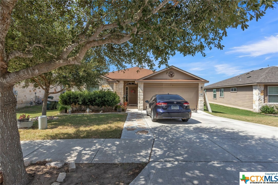 Property Photo:  107 Hoya Lane  TX 78666 